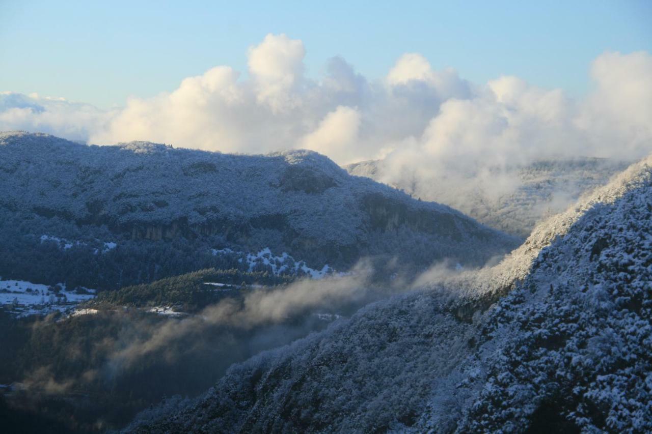 Au Coeur Du Lapidaire Septmoncel-Les-Molunes Bagian luar foto