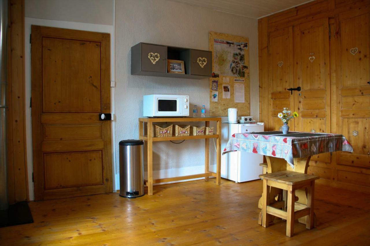 Au Coeur Du Lapidaire Septmoncel-Les-Molunes Bagian luar foto